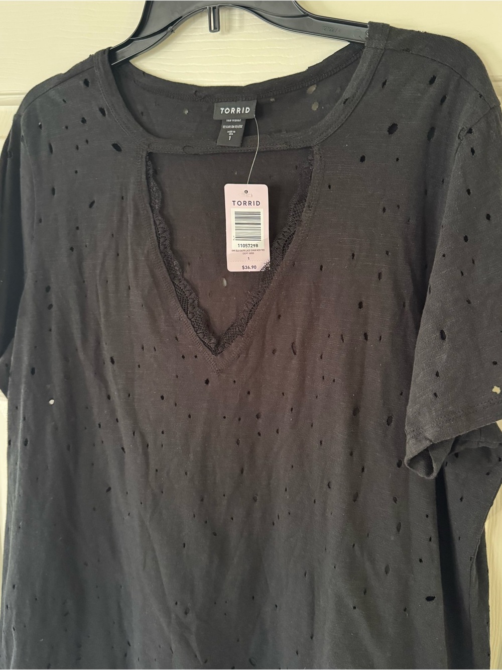 torrid Black Distressed V-Neck Tee with Lace Trim Torrid size 1 NEW - Picture 6 of 6